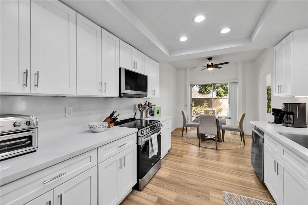 Residential Lease for rent at 48137 Vista Cielo, La Quinta CA featuring 3 beds and 3 baths