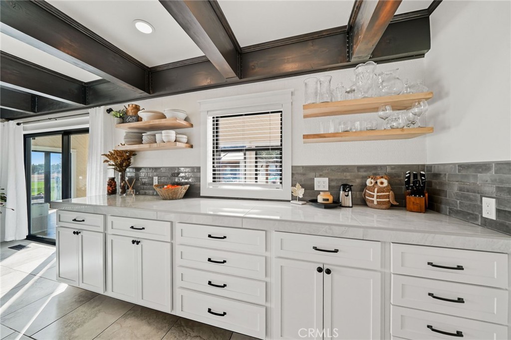 Residential for sale at 1121 Oak Valley Drive, Yreka CA featuring 4 beds and 4 baths