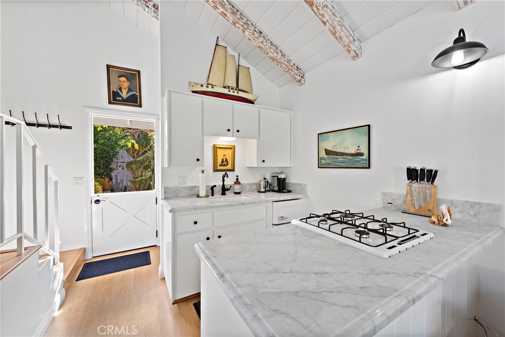 Residential Lease for rent at 31531 Bluff Drive Back, Laguna Beach CA featuring 1 bed and 1 bath