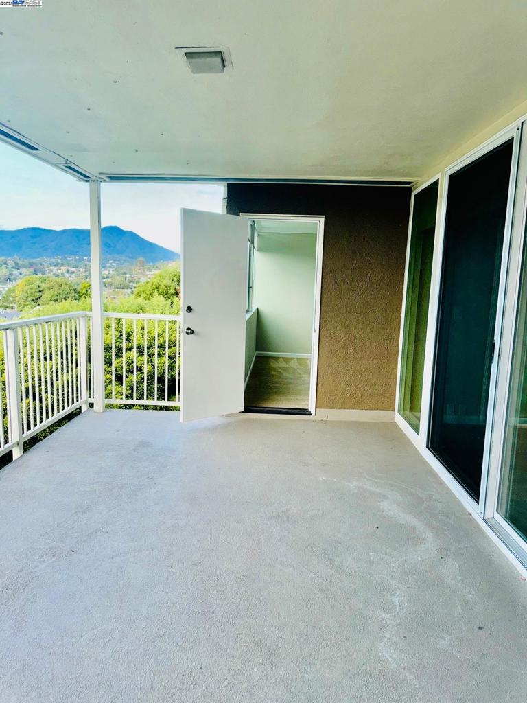 Residential Lease for rent at 34 Andrew Drive, Tiburon, Marin County CA featuring 2 beds and 1 bath