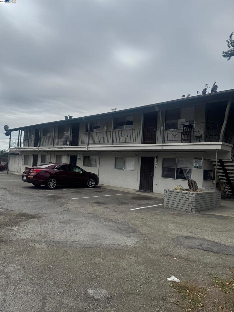 Residential Income for sale at 318 Dumont Ave, Hayward CA