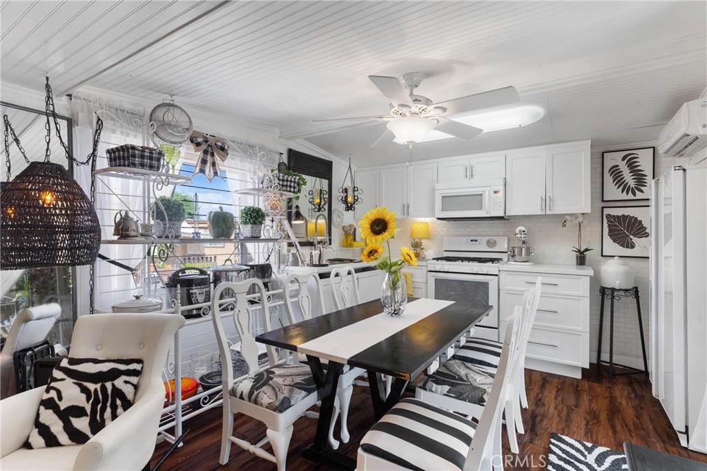 Manufactured In Park for sale at 68916 H St Street 59, Cathedral City CA featuring 1 bed and 1 bath