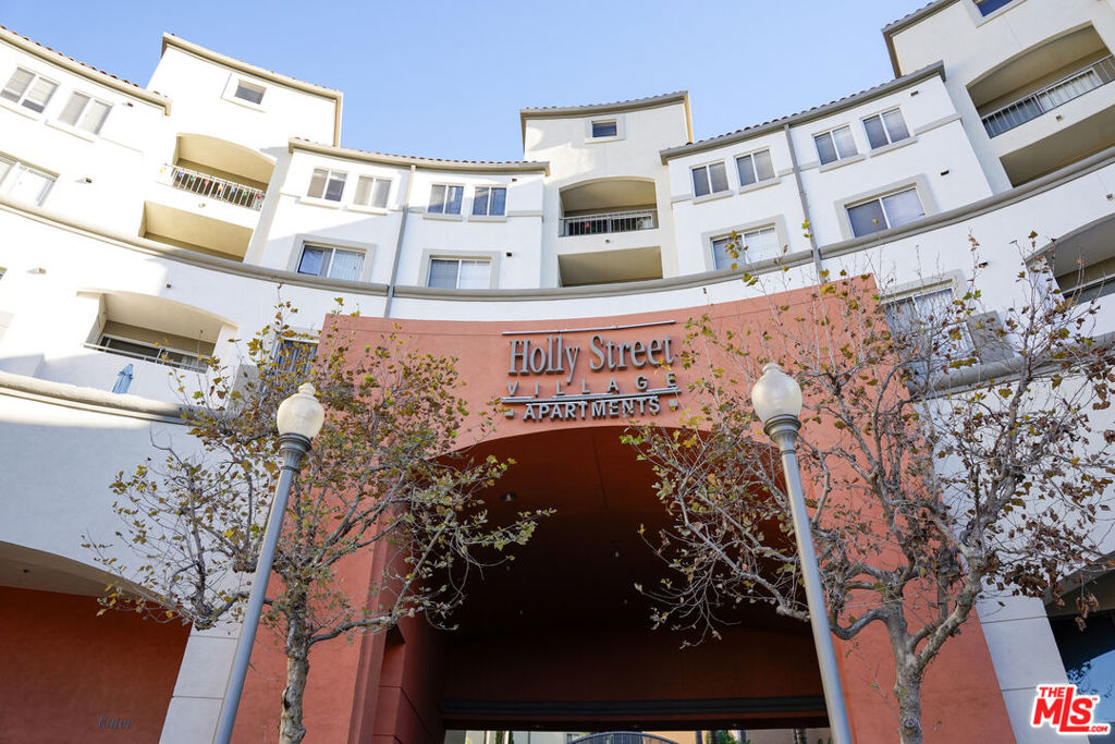 Residential Lease for rent at 151 E HOLLY Street 1-116, Pasadena, Los Angeles County CA featuring 1 bed and 1 bath