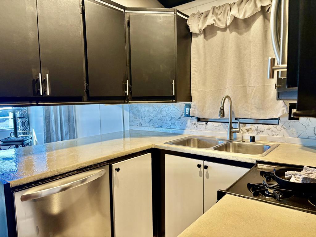 Manufactured In Park for sale at 74711 Dillon Road #203, Desert Hot Springs CA featuring 2 beds and 1 bath