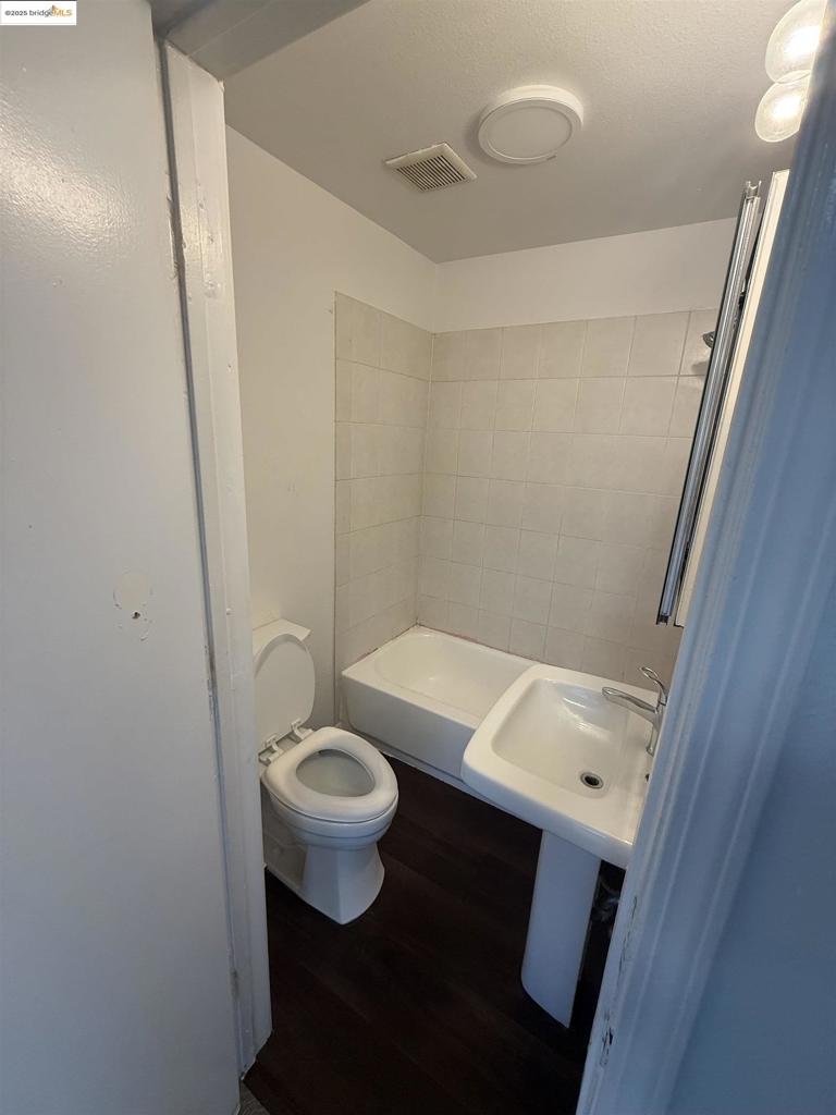 Residential Lease for rent at 2638 75th, Oakland CA and 1 bath