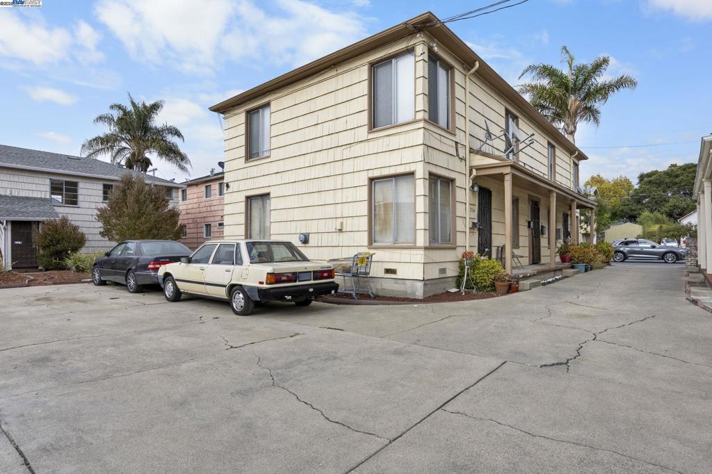 Residential Income for sale at 2758 2758 Sacramento St, Berkeley CA