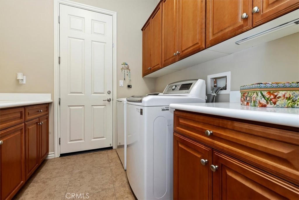 Residential for sale at 5655 Corte Vallarta, Hemet CA featuring 2 beds and 3 baths