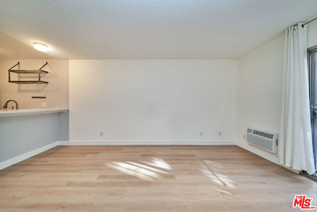 Residential Lease for rent at 320 S Ardmore Avenue 120, Los Angeles, Los Angeles County CA and 1 bath