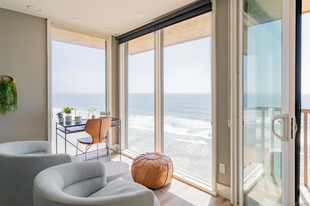 Residential for sale at 190 Del Mar Shores Ter 42, Solana Beach CA featuring 1 bed and 1 bath
