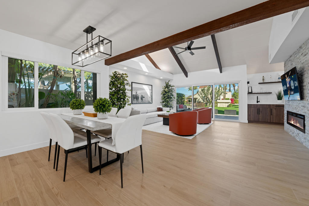 Residential Lease for rent at 352 Forest Hills Drive, Rancho Mirage CA featuring 2 beds and 2 baths