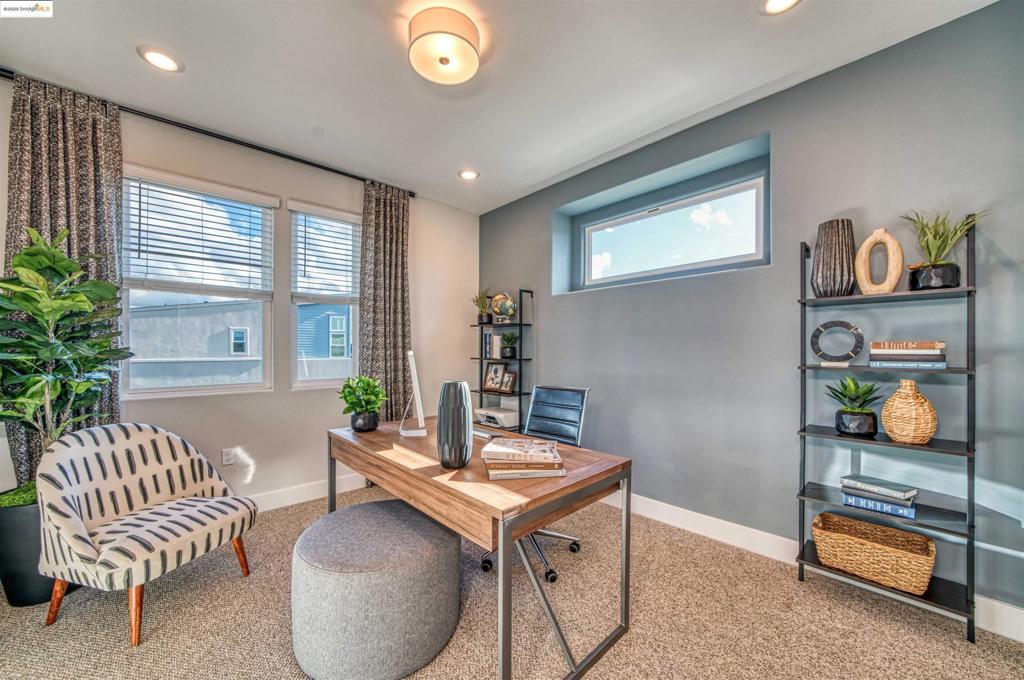 Residential for sale at 28949 Parkridge Loop 86, Hayward CA featuring 3 beds and 3 baths