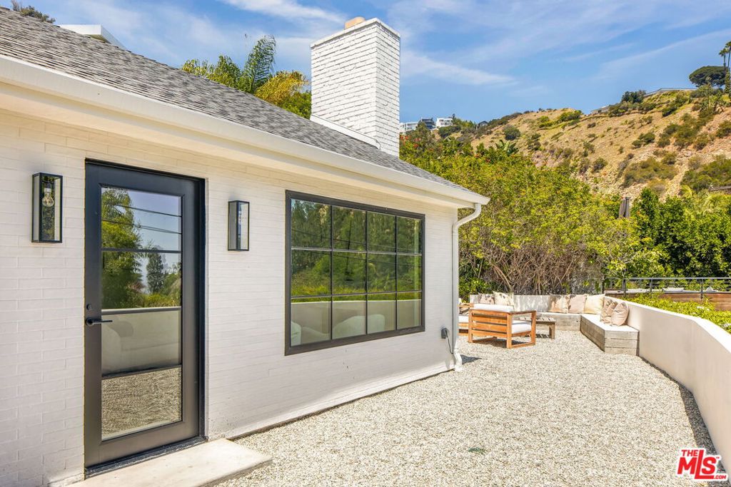 Residential Lease for rent at 8353 Sunset View Drive, Los Angeles CA featuring 4 beds and 3 baths