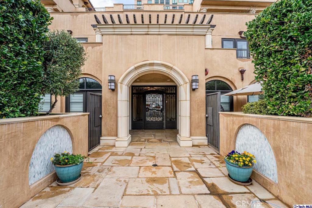 Residential Lease for rent at 10523 Ashton Avenue 202, Los Angeles, Los Angeles County CA featuring 2 beds and 3 baths