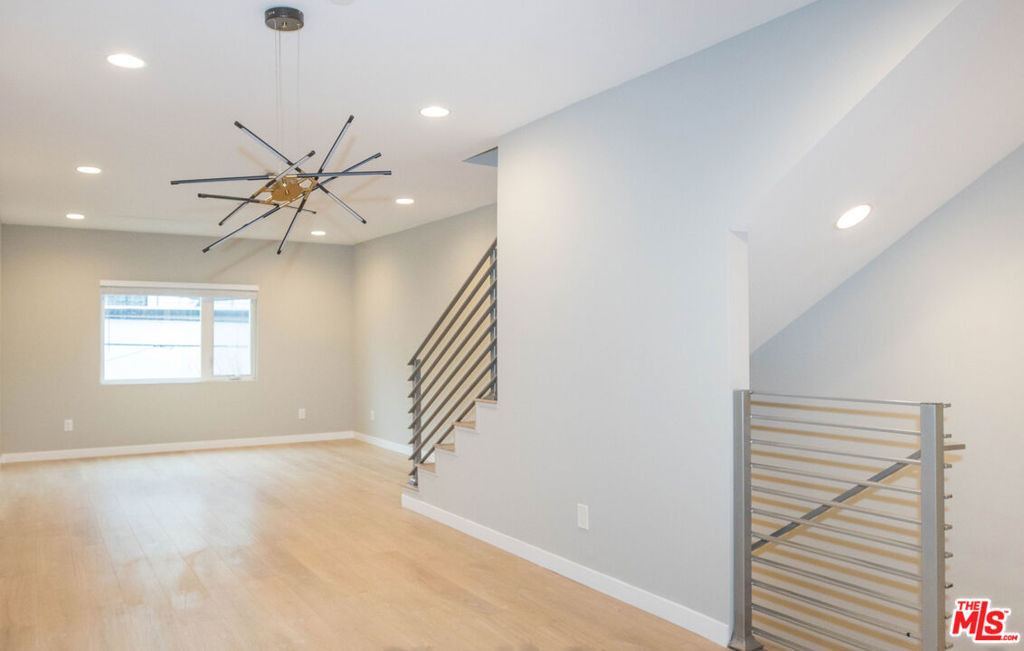 Residential Lease for rent at 6546 La Mirada Avenue 6548, Los Angeles, Los Angeles County CA featuring 2 beds and 3 baths