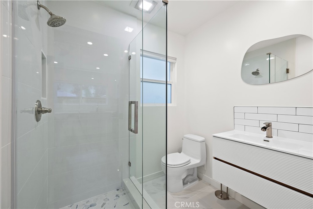 Residential Lease for rent at 21062 Laguna Canyon Road Back, Laguna Beach CA featuring 1 bed and 1 bath