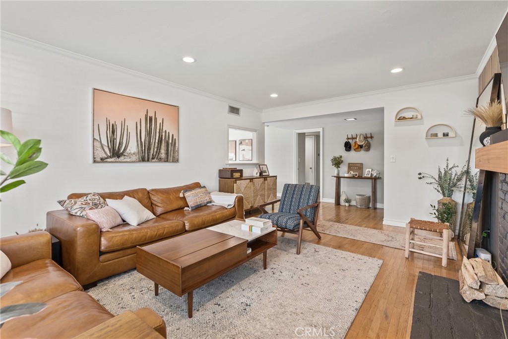 Residential Lease for rent at 1550 W Palais Rd., Anaheim CA featuring 3 beds and 3 baths