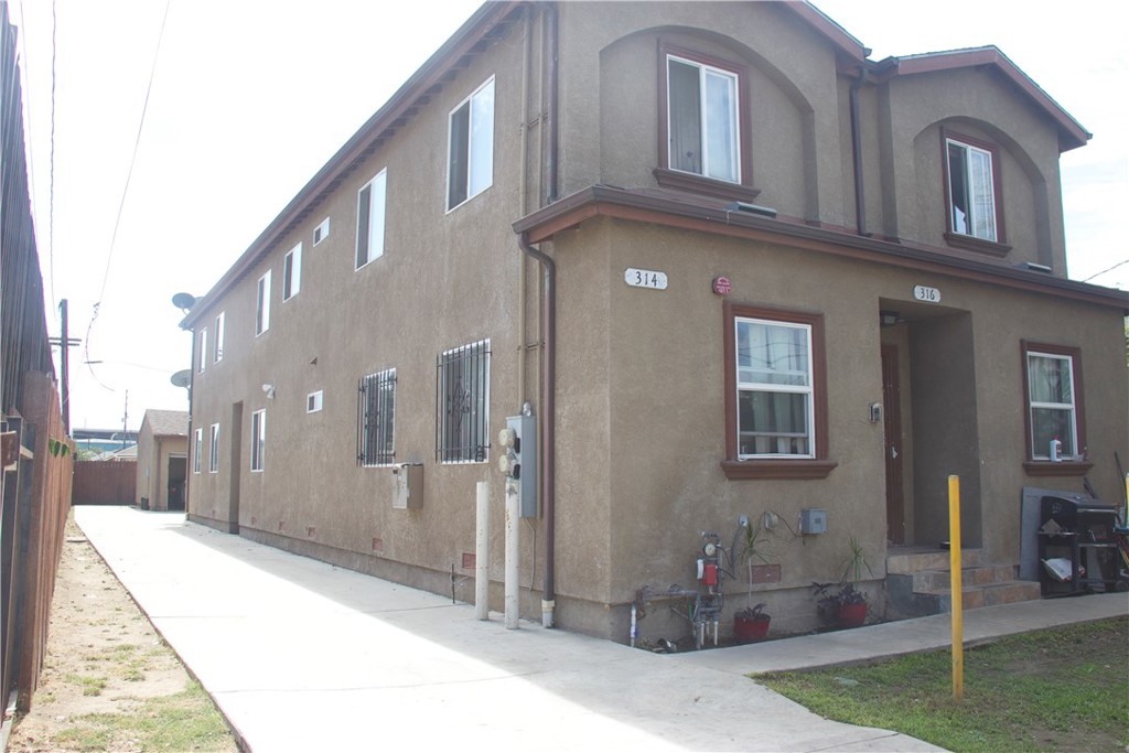 Residential Income for sale at 314 314 W 56th, Los Angeles CA