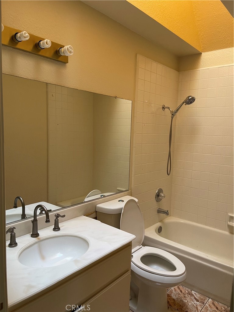 Residential Lease for rent at 1341 Grovehill Dr., Riverside CA featuring 3 beds and 2 baths