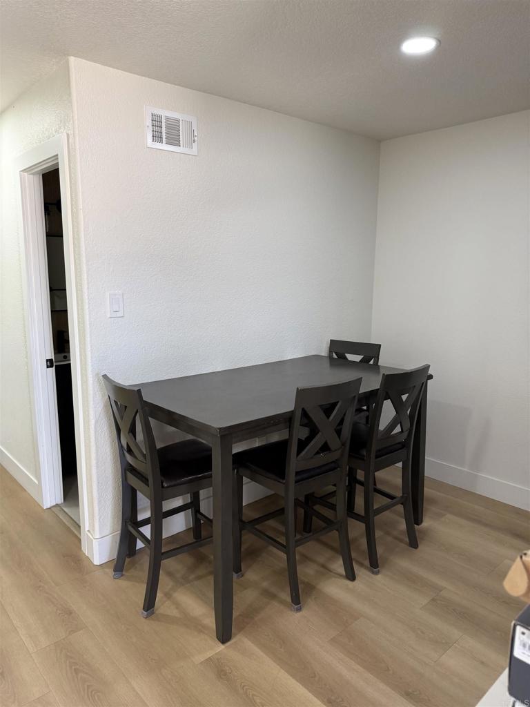 Residential Lease for rent at 817 saugerties, San Diego, San Diego County CA featuring 3 beds and 2 baths