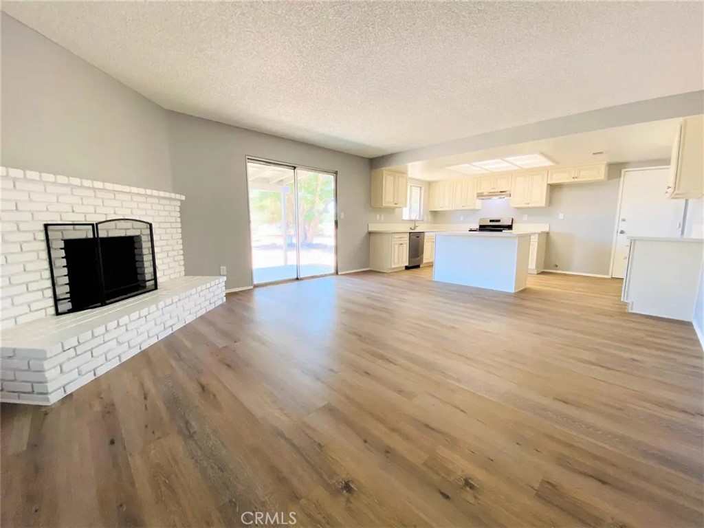 Residential Lease for rent at 16716 Stagecoach, Palmdale, Los Angeles County CA featuring 3 beds and 2 baths
