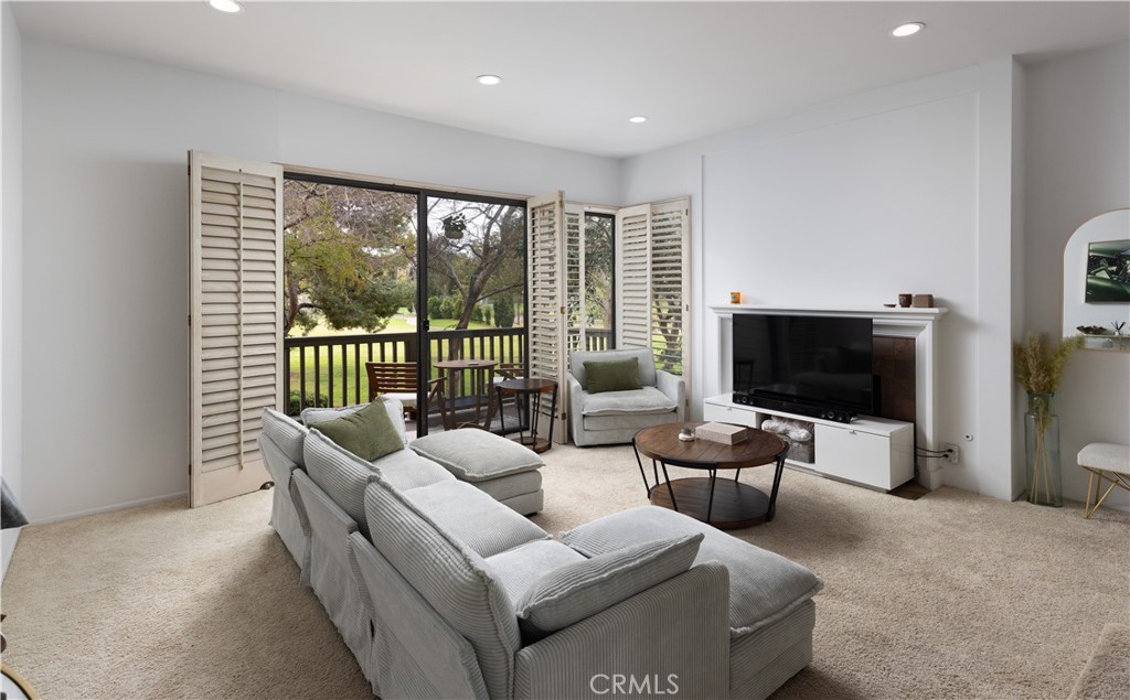 Residential for sale at 9 Flores, Irvine CA featuring 2 beds and 2 baths