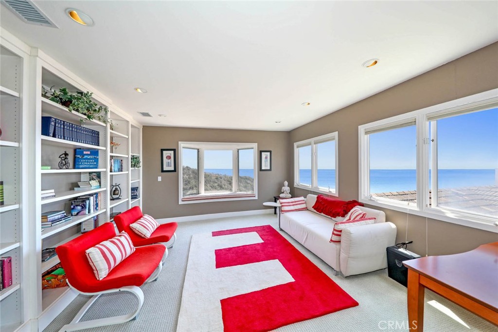 Residential Lease for rent at 661 Nyes, Laguna Beach CA featuring 3 beds and 3 baths