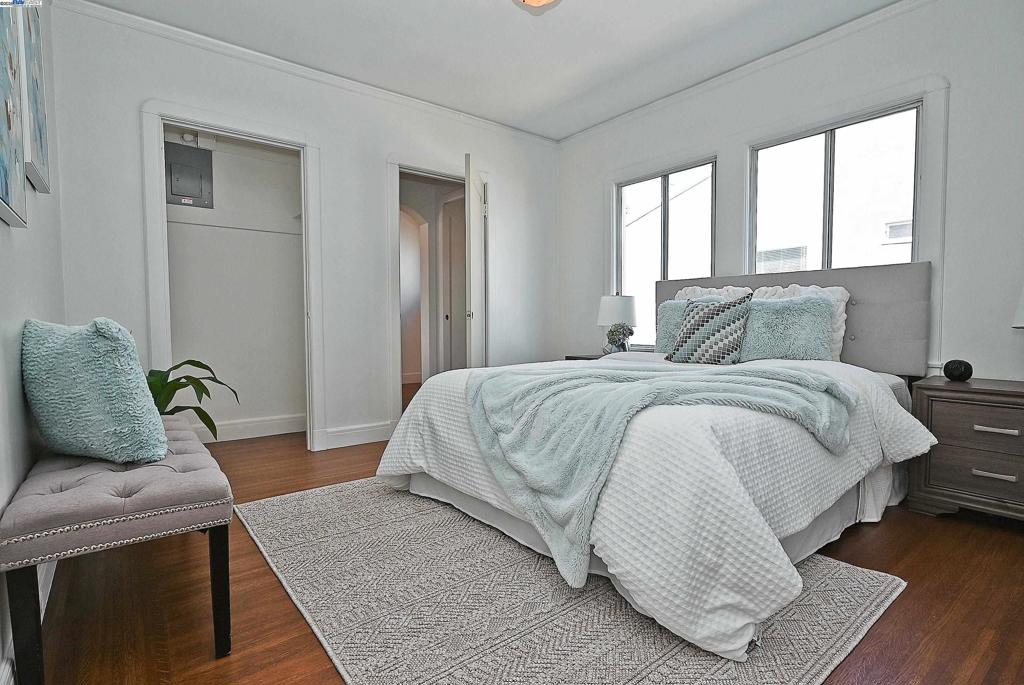 Residential for sale at 333 Central, Alameda CA featuring 2 beds and 1 bath