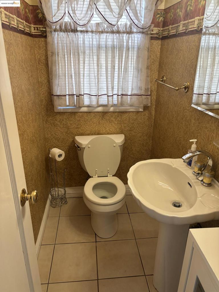 Residential for sale at 444 28Th St, Richmond CA featuring 3 beds and 2 baths