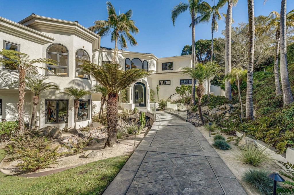 Residential Lease for rent at 1904 Via Casa Alta, La Jolla, San Diego County CA featuring 7 beds and 9 baths
