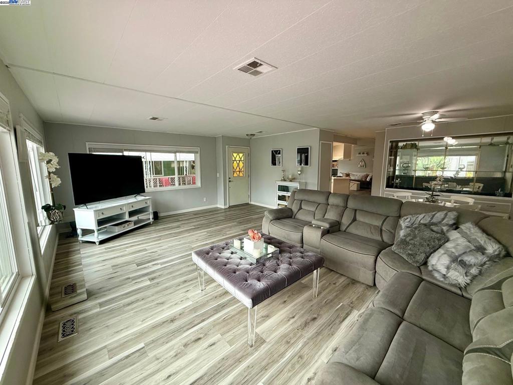 Active for sale at San Jose, CA, San Jose, CA CA and 2 baths