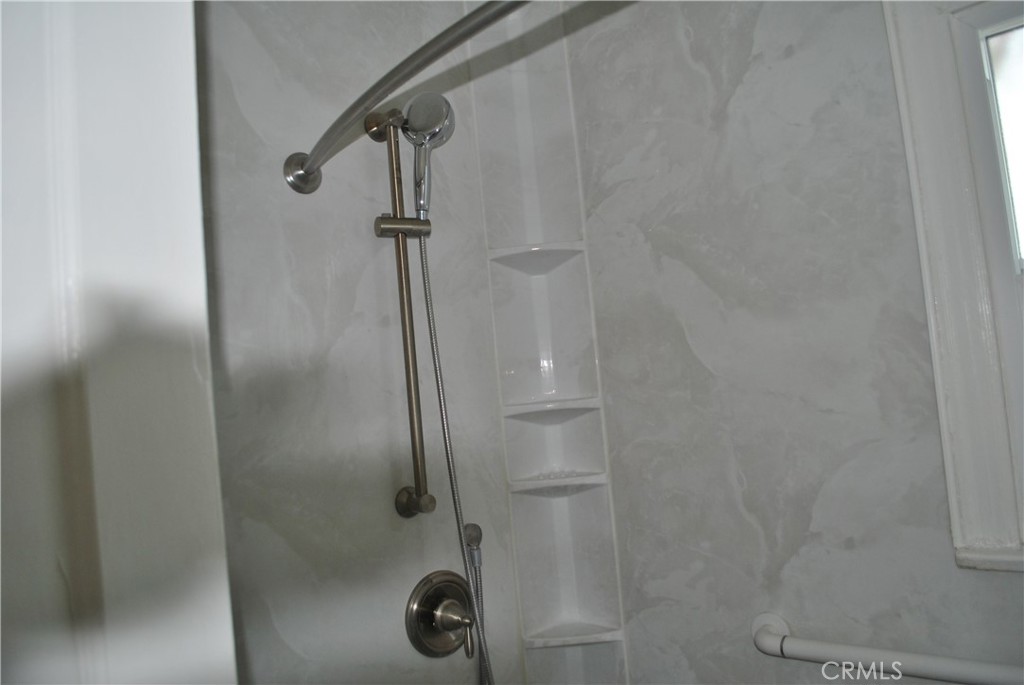 Residential Lease for rent at 1440 N Allen Avenue A, Pasadena, Los Angeles County CA featuring 1 bed and 1 bath