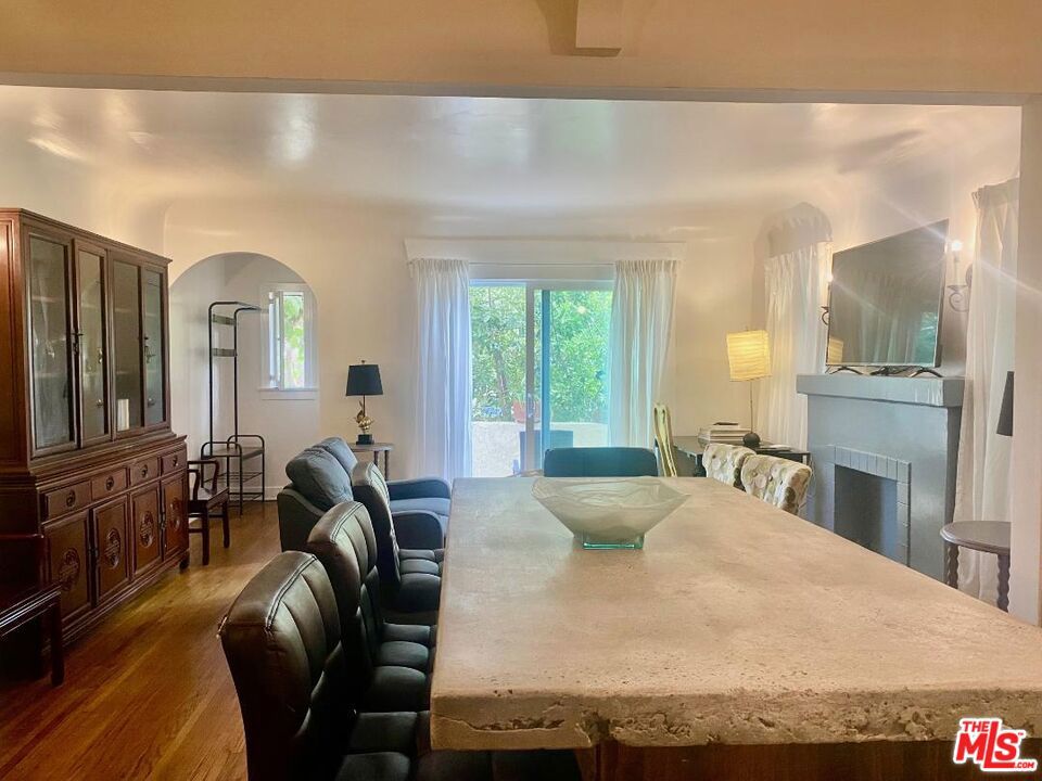 Residential Lease for rent at 11321 Mississippi Avenue, Los Angeles, Los Angeles County CA featuring 1 bed and 1 bath