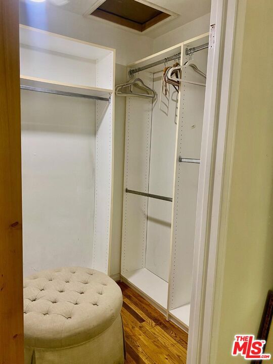 Residential Lease for rent at 11321 Mississippi Avenue, Los Angeles, Los Angeles County CA featuring 2 beds and 1 bath