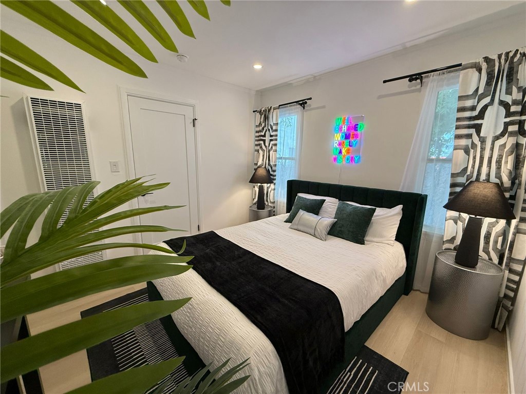 Residential Lease for rent at 1123 1/2 N Vista Street, West Hollywood, Los Angeles County CA featuring 2 beds and 1 bath