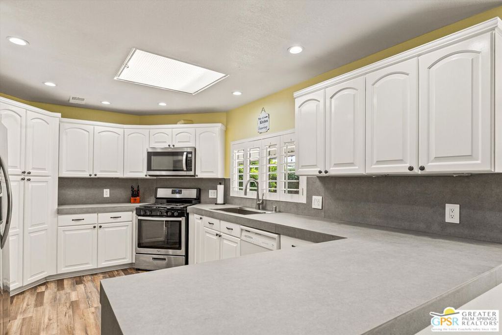 Manufactured In Park for sale at 347 Via Don Benito, Cathedral City CA featuring 2 beds and 2 baths