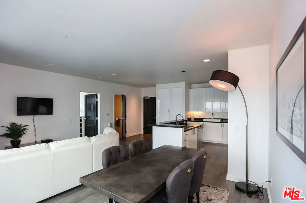 Residential Lease for rent at 8601 Wilshire Boulevard 701, Beverly Hills, Los Angeles County CA featuring 2 beds and 2 baths