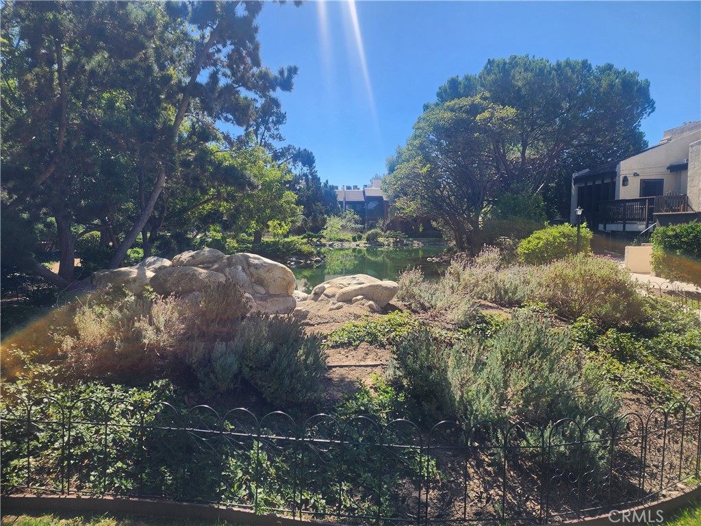 Residential Lease for rent at 5202 Summertime, Culver City CA featuring 2 beds and 2 baths