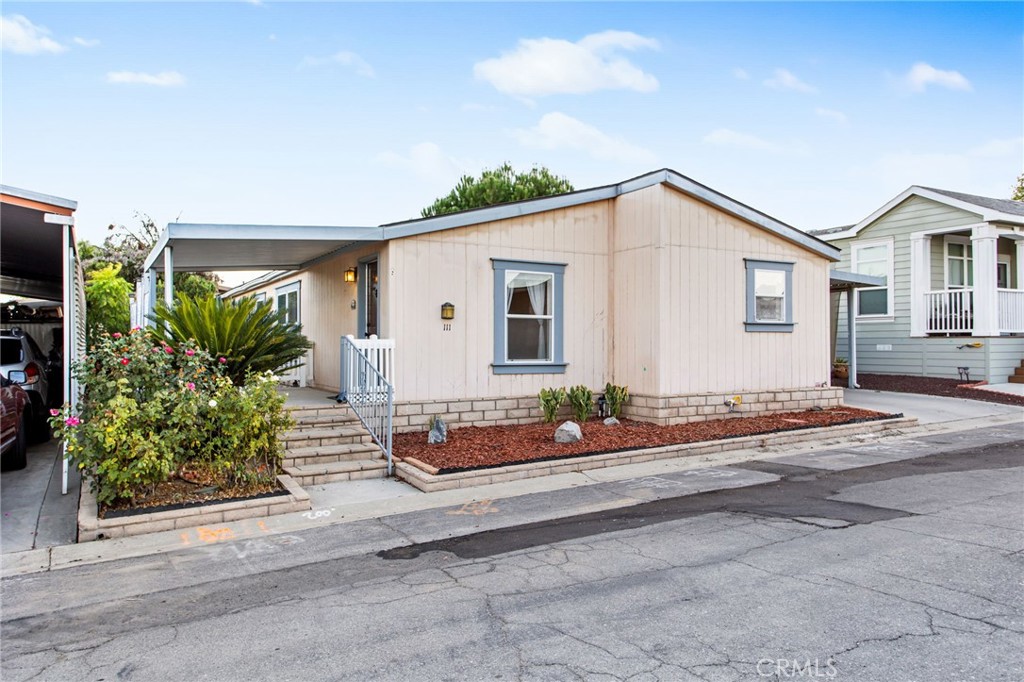Manufactured In Park for sale at 27701 Murrieta Road 111, Menifee CA featuring 3 beds and 2 baths