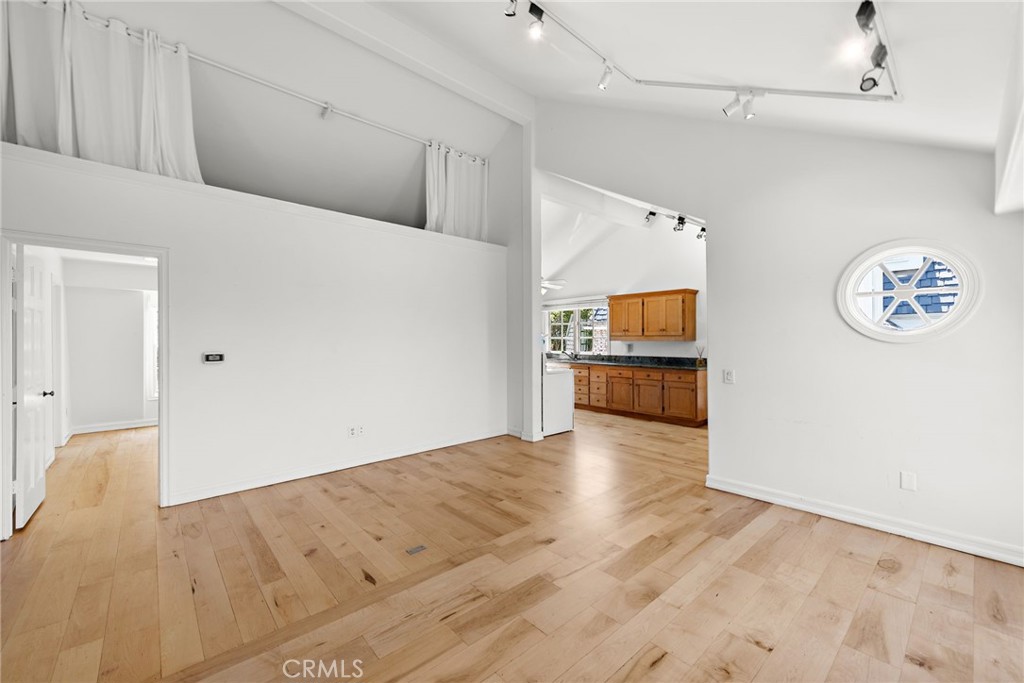 Residential Lease for rent at 31672 SEA BLUFF Lane, Laguna Beach CA featuring 1 bed and 1 bath