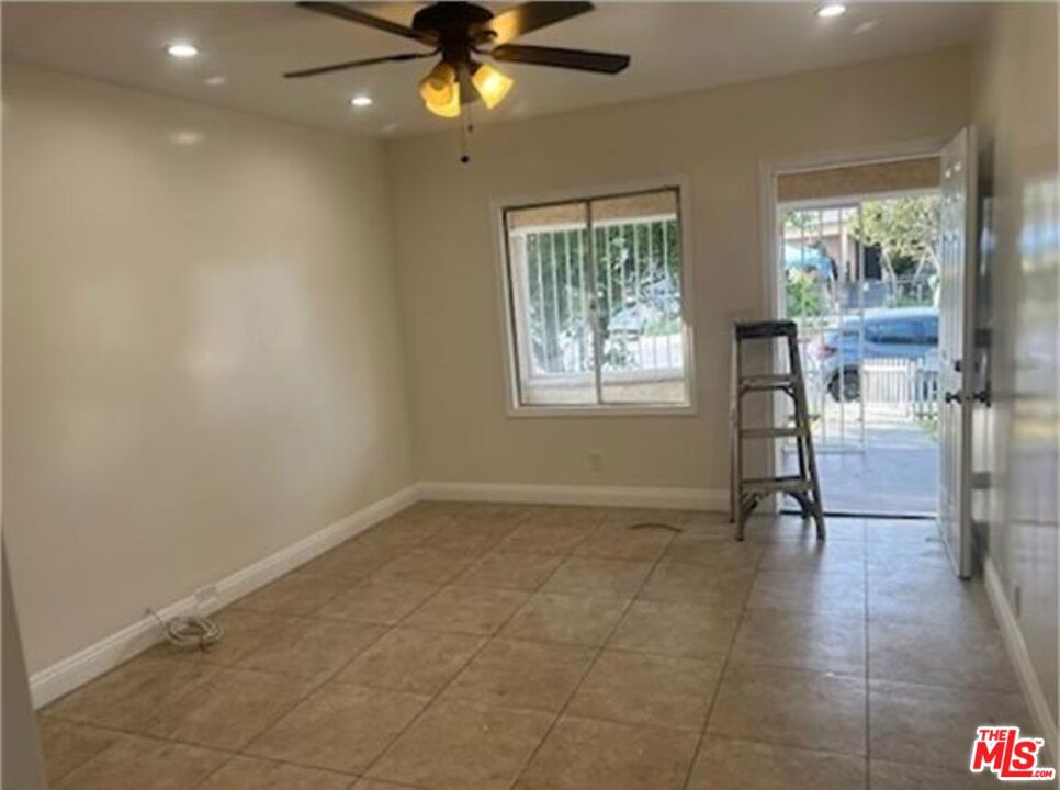 Residential Lease for rent at 1402 E 57th Street, Los Angeles, Los Angeles County CA featuring 2 beds and 1 bath