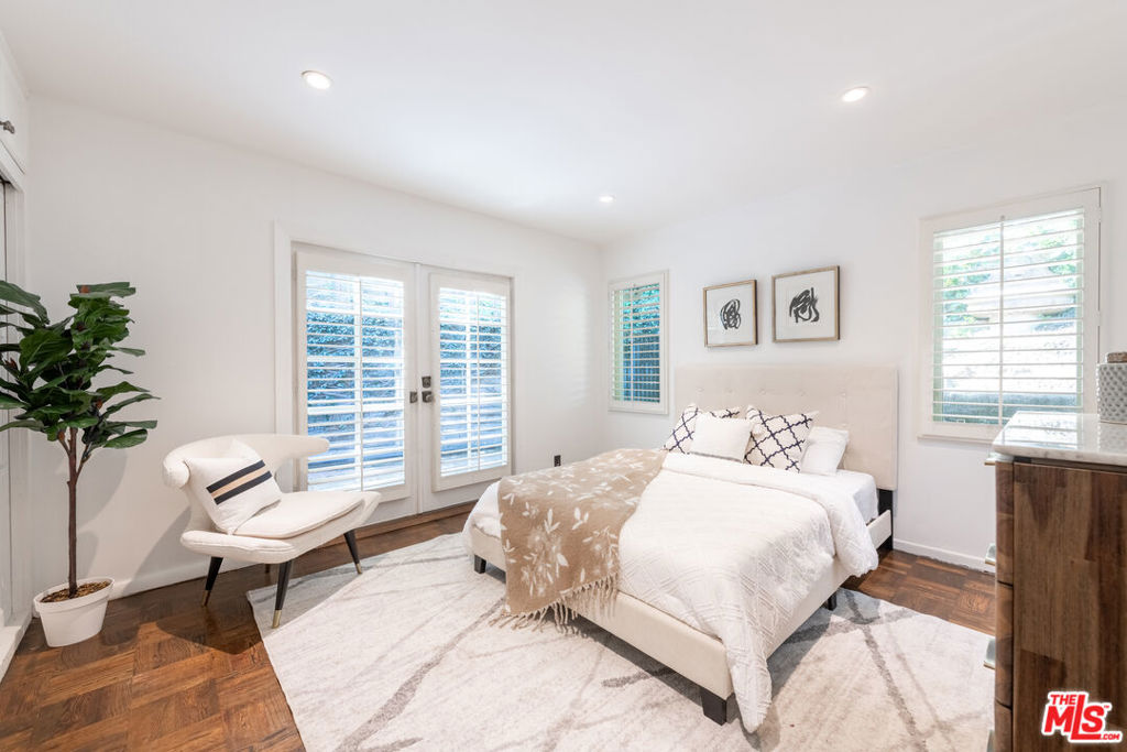 Residential for sale at 2559 HUTTON Drive, Beverly Hills CA featuring 3 beds and 2 baths