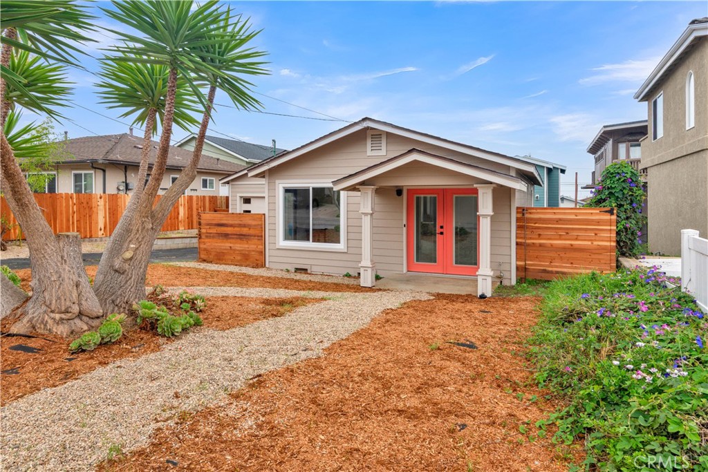 Residential for sale at 2825 Hemlock Avenue, Morro Bay CA featuring 3 beds and 1 bath