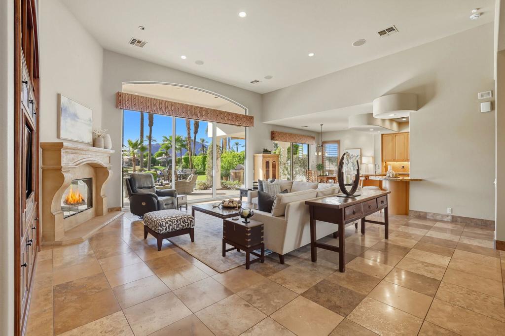 Residential Lease for rent at 49463 Via Conquistador, La Quinta CA featuring 4 beds and 5 baths