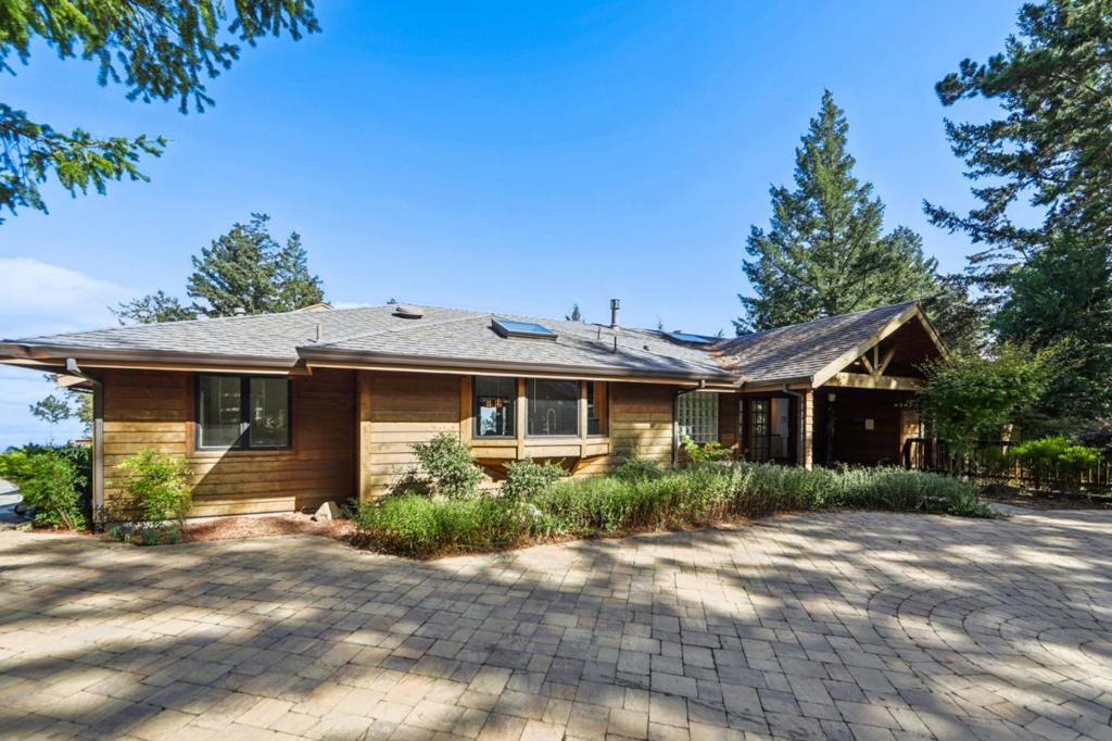 Residential for sale at 16501 Skyline Boulevard, Woodside CA featuring 5 beds and 5 baths