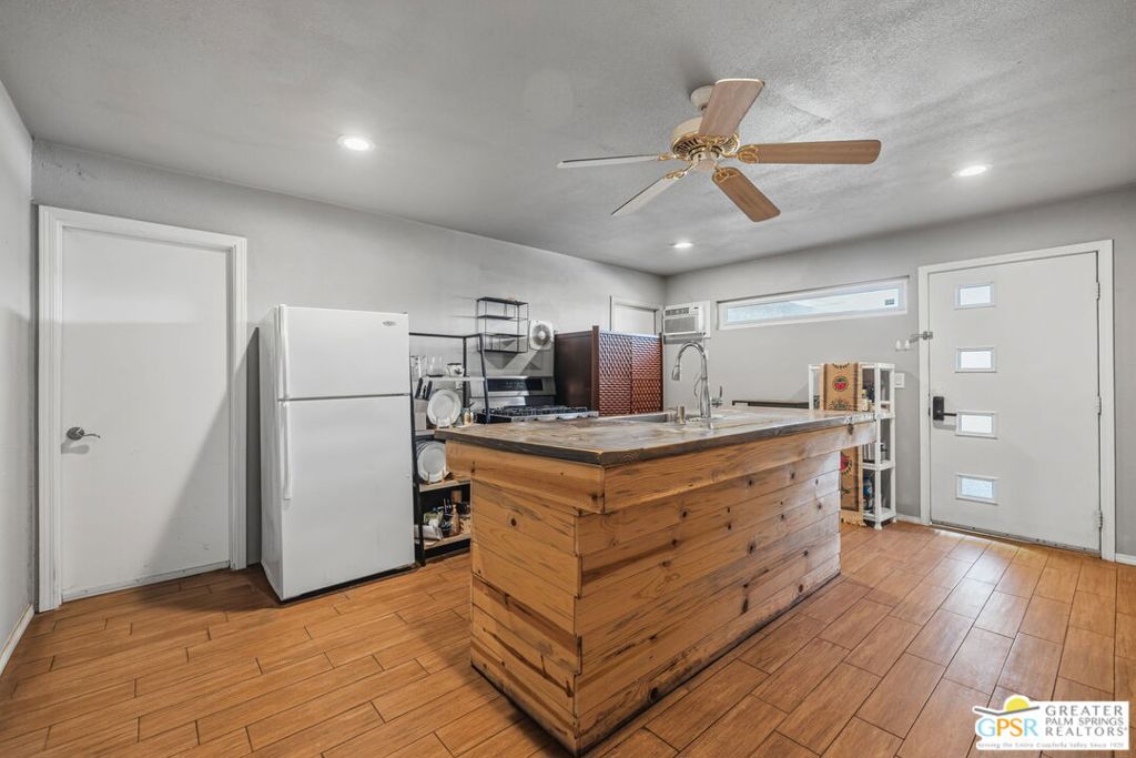 Residential for sale at 343 W Avenida Cerca, Palm Springs CA featuring 3 beds and 2 baths