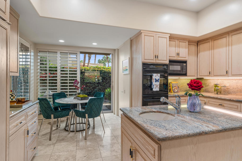 Residential Lease for rent at 79140 Jack Rabbit Trail, La Quinta CA featuring 4 beds and 5 baths