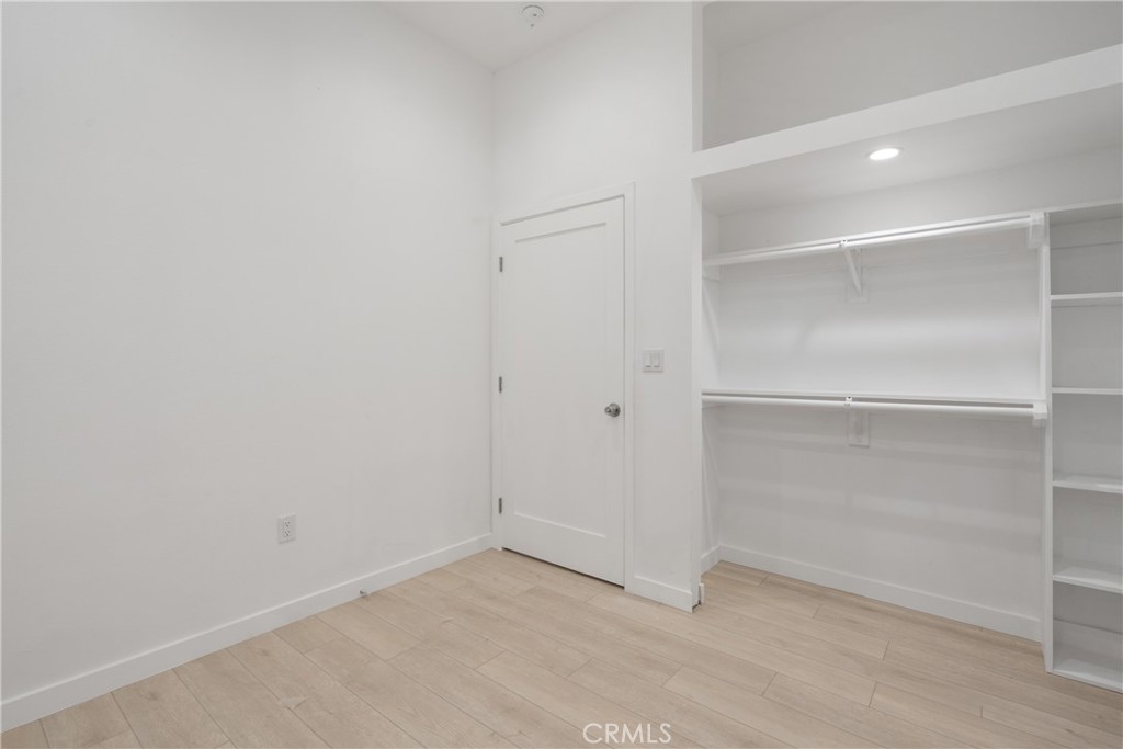Residential Lease for rent at 3929 Brighton Avenue 1/2, Los Angeles, Los Angeles County CA featuring 2 beds and 1 bath