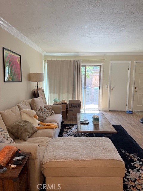 Residential Lease for rent at 14172 Raintree, Tustin CA featuring 2 beds and 2 baths