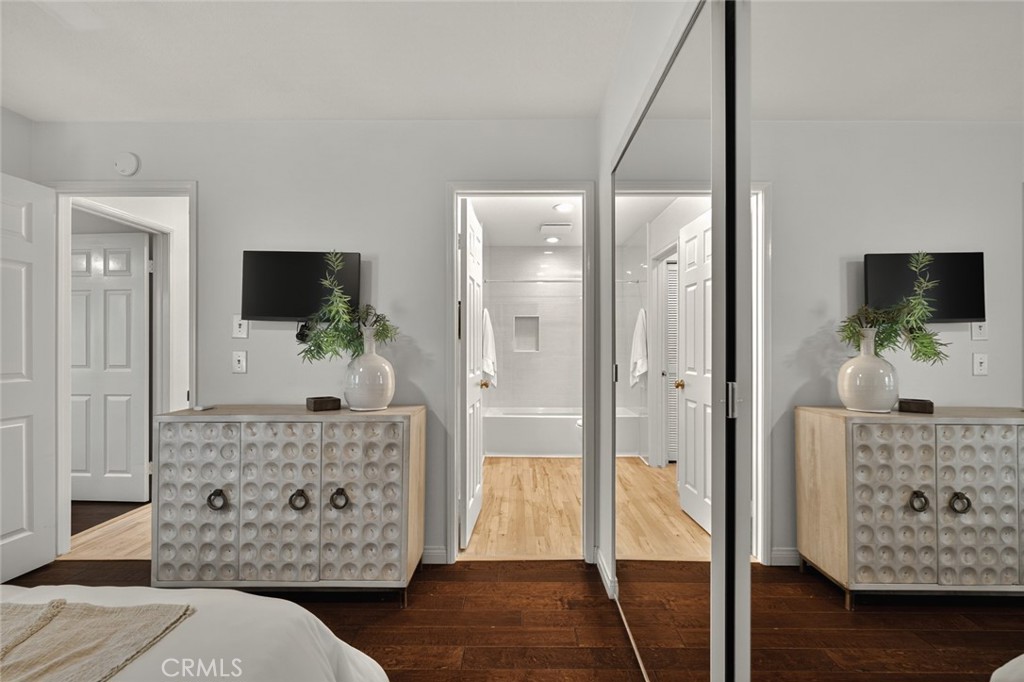 Residential for sale at 105 Hartford, Newport Beach CA featuring 2 beds and 1 bath