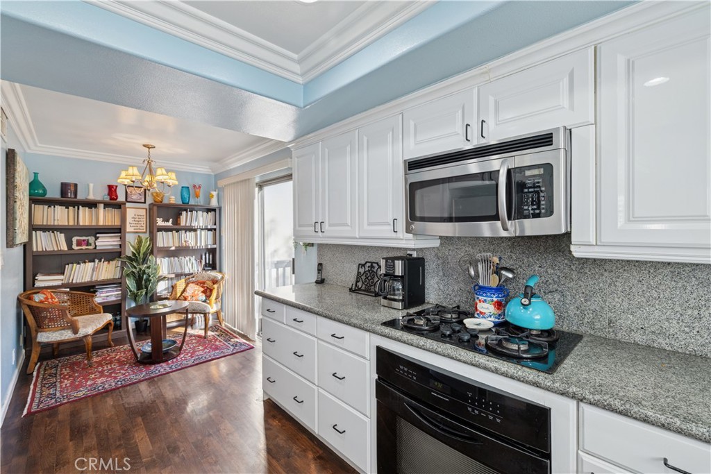 Residential for sale at 21900 Marylee 281, Woodland Hills CA featuring 3 beds and 3 baths